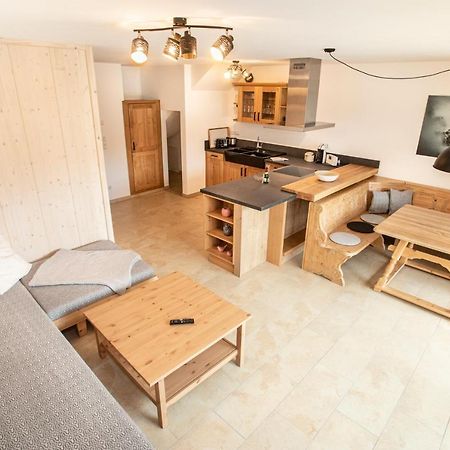 Ferienwohnungen "Zur Wally", Apartment Sauba Garmisch-Partenkirchen Exteriör bild