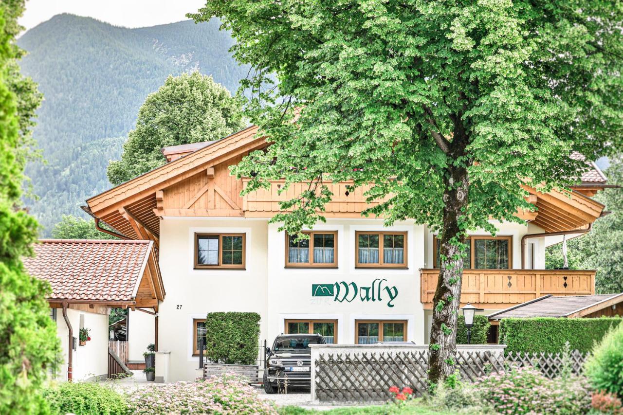Ferienwohnungen "Zur Wally", Apartment Sauba Garmisch-Partenkirchen Exteriör bild