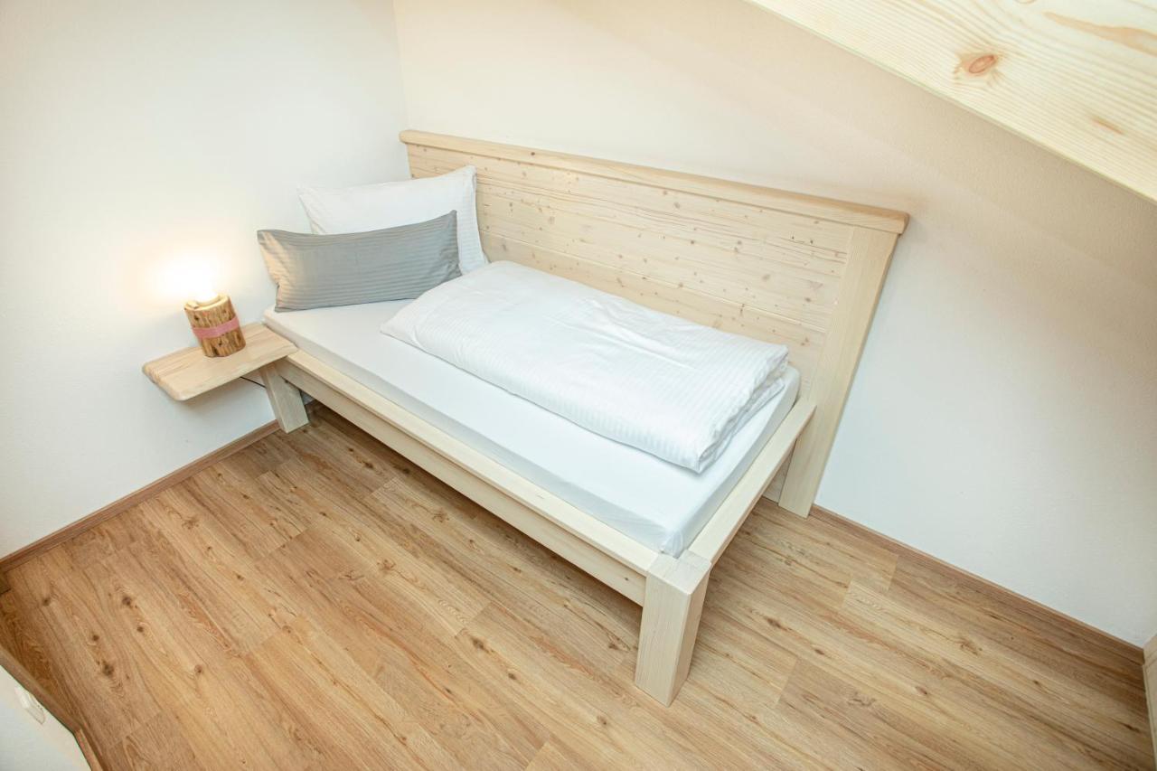 Ferienwohnungen "Zur Wally", Apartment Sauba Garmisch-Partenkirchen Exteriör bild